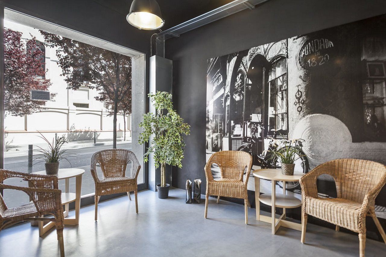 Fira Apartments By Gaiarooms バルセロナ エクステリア 写真