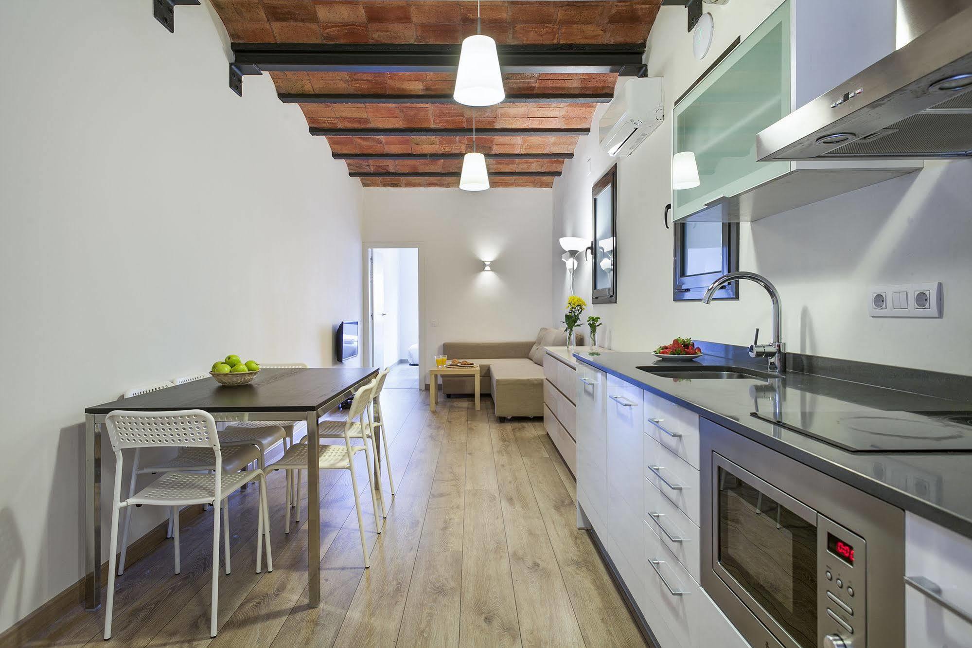 Fira Apartments By Gaiarooms バルセロナ エクステリア 写真