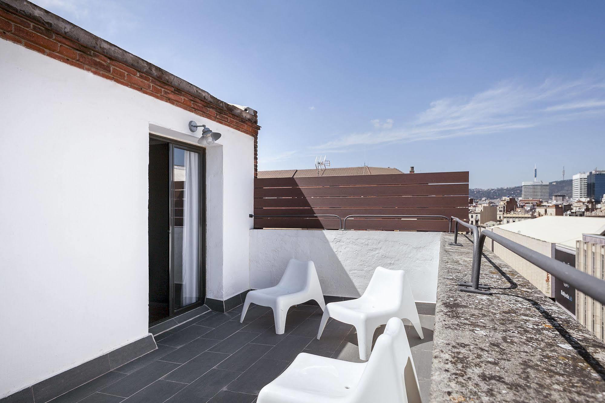 Fira Apartments By Gaiarooms バルセロナ エクステリア 写真