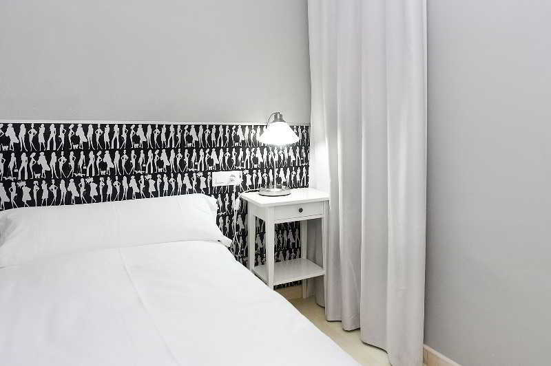 Fira Apartments By Gaiarooms バルセロナ エクステリア 写真